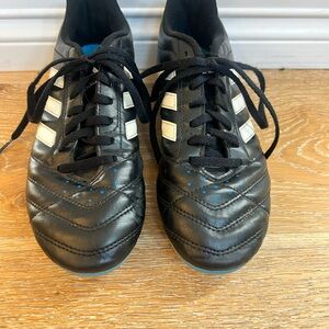 Adidas Men's Black and White Soccer Cleats